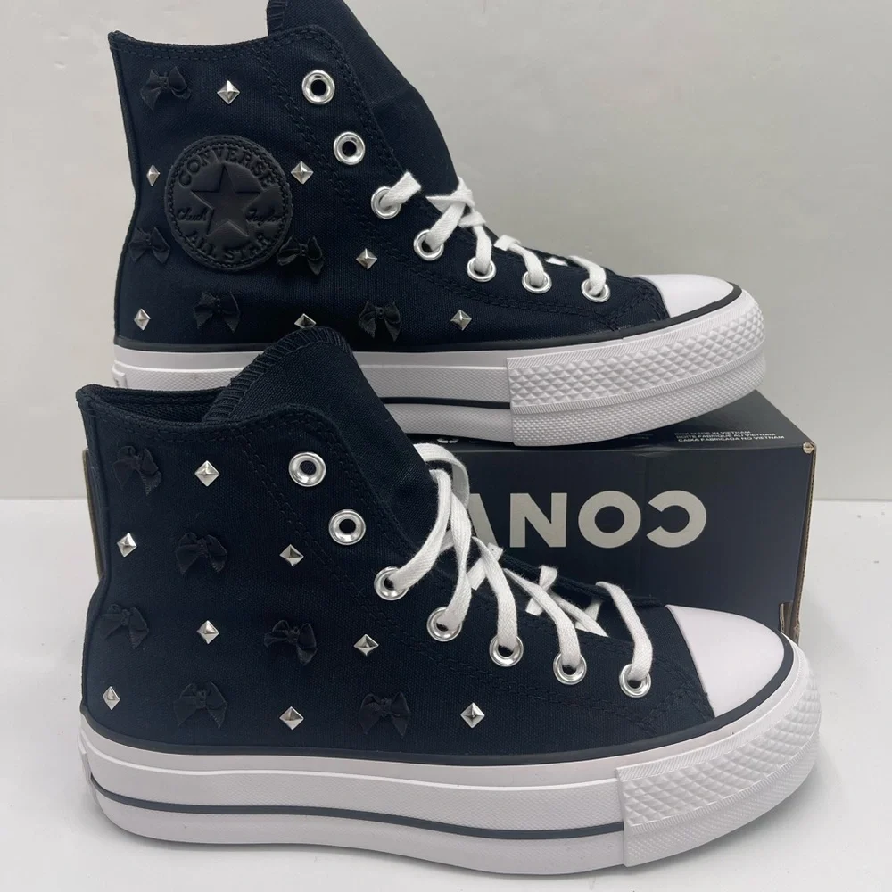 Converse WMNS Black High-Top
CTAS LIFT HI
BLACK/SILVER/WHITE Platform Sneakers - Picture 1 of 15